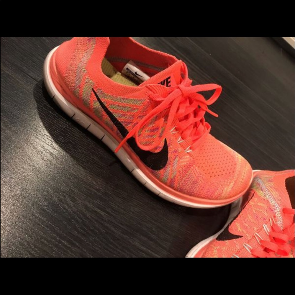 NIKE Fly Knit WOMENS SIZE 8.5